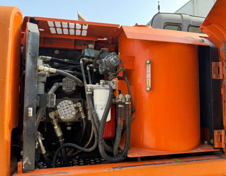 HITACHI  ZX160W ***REGISTERED***